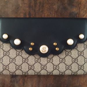 Gucci Women's Natural / Black GG Supreme Canvas An